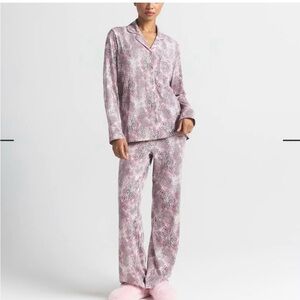 SKIMS VALENTINES LONG SLEEP SET